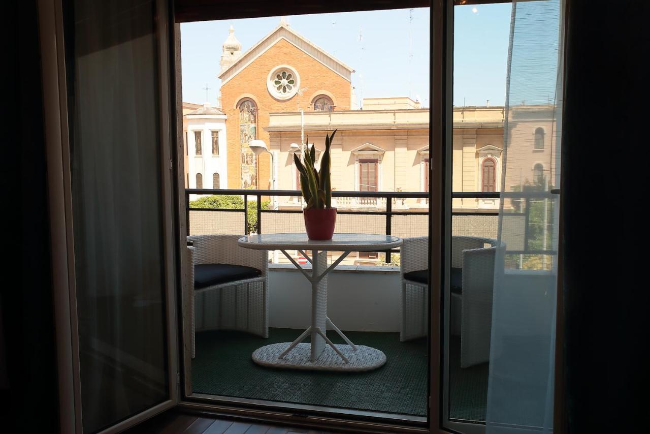 Готель Savoia International_Lt_Bari Stazione Екстер'єр фото